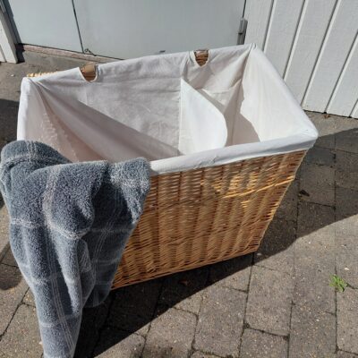 Vasketøjskurv med 2 rum